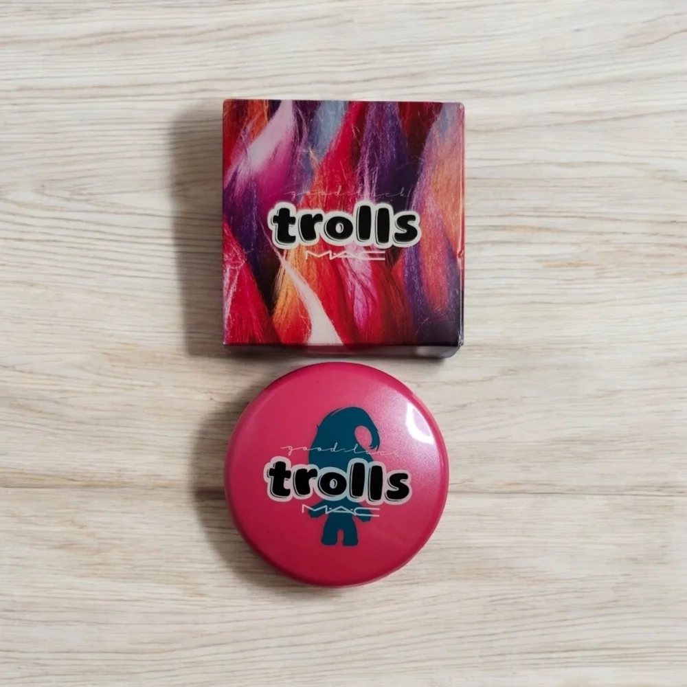 💋HOST PICK💋 NIB MAC Makeup X Trolls Play it Proper Beauty Blush Highlight powder - Picture 2 of 6